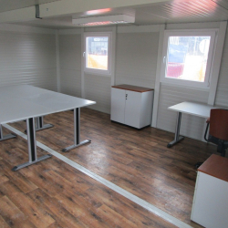 Doppelcontainer innenraum