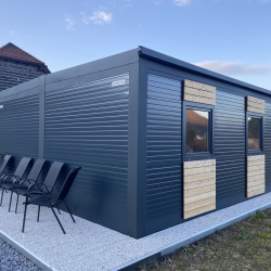 Terrasse ohne überdachung um den container