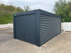 GARAŽA 5,5 X 3 X 2,3 m