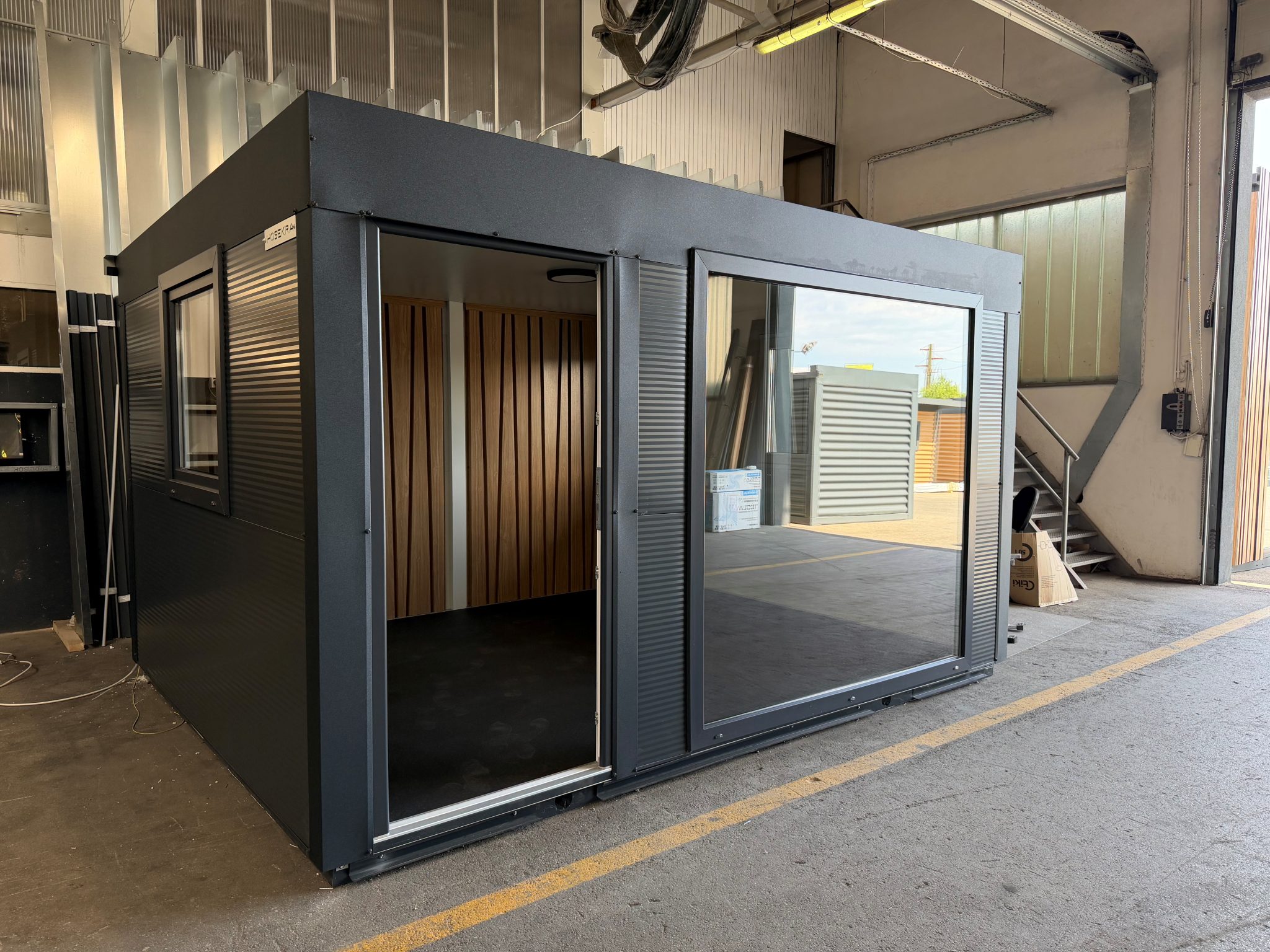 Osnovni Kontejner 4x3,3x2,3m